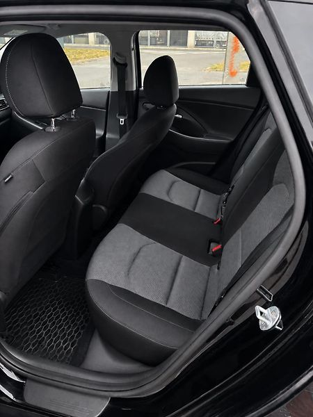 Hyundai i30 (2018) - fotka 2 z 8
