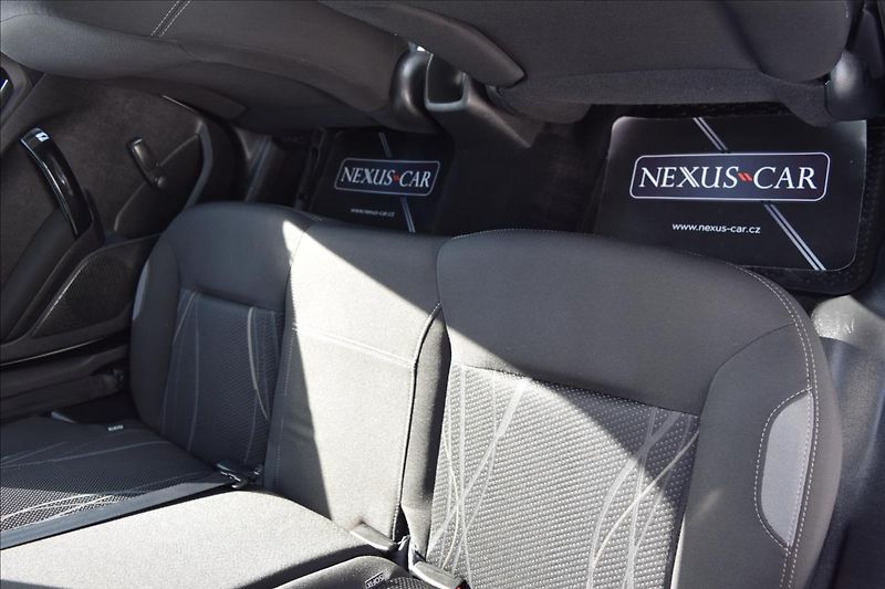 Peugeot 208 1,4 HDi 50KW NÍZKÉ KM KLIMA - fotka 20 z 50