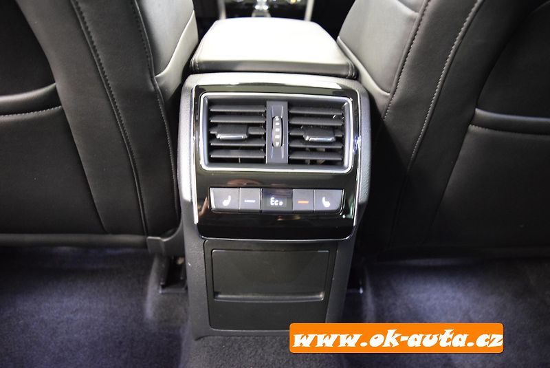 Škoda Superb 1.4 TSI iV LAURIN & KLEMENT  - fotka 40 z 77