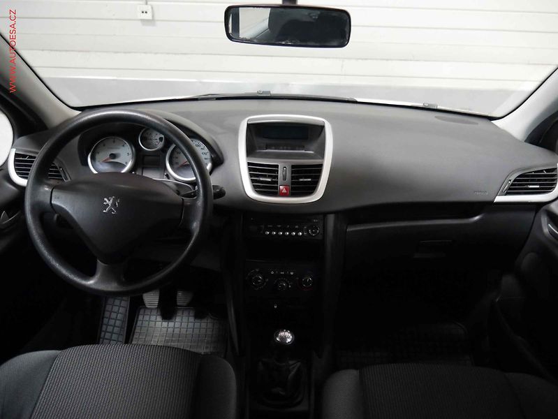 Peugeot 207 (2010) 1.4 HDi, 2.maj, AC - fotka 8 z 16