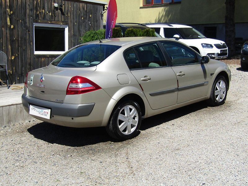 Renault Mégane (2006) 1.5 DCi 78kW CZ PŮVOD - fotka 11 z 37