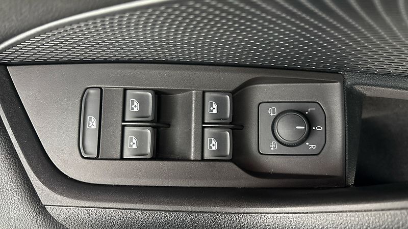 Škoda Octavia 2.0 TDI DSG Style Combi - fotka 22 z 27