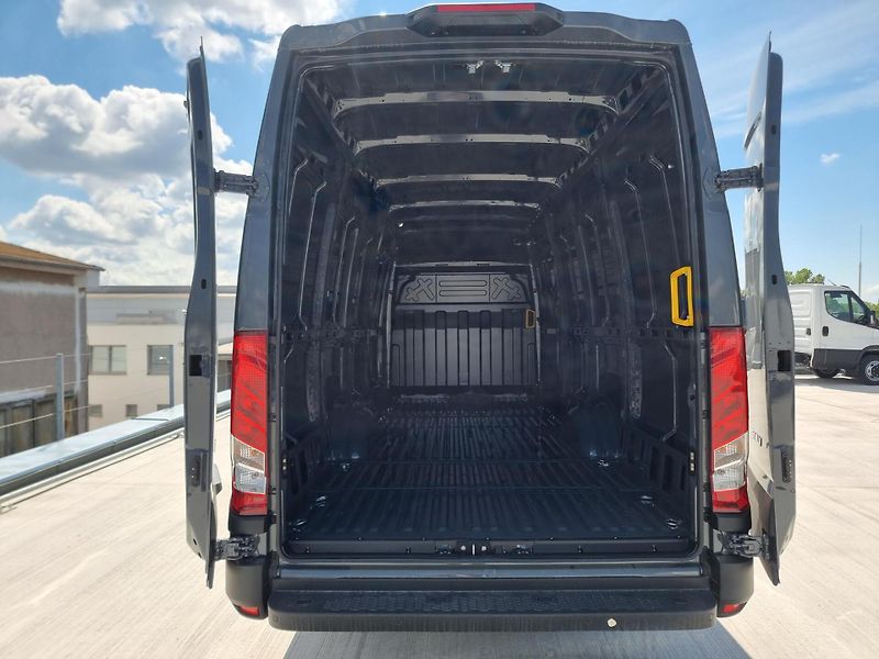 Iveco Daily (2026) 35S16A8/2,3L/automat/LED - fotka 6 z 9