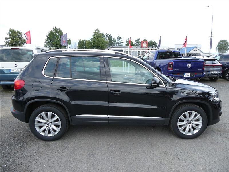 Volkswagen Tiguan 2,0 TDi 130kW Sport 4x4,TZ,nav - fotka 2 z 50