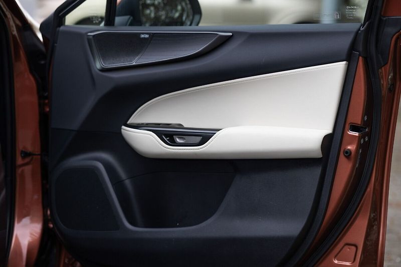 Lexus NX 450h plus 450H 2.5 PHEV LUXURY - fotka 22 z 29