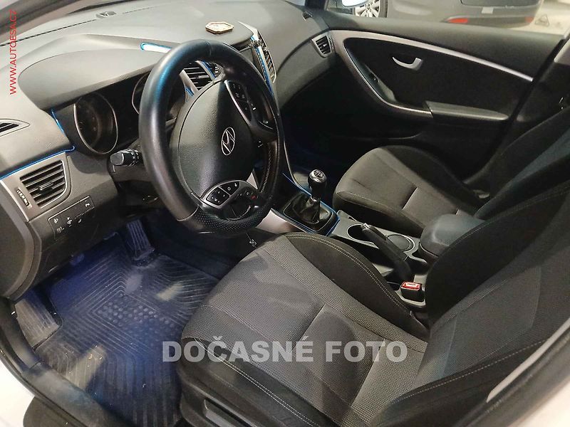 Hyundai i30 (2014) 1.6 GDi, ČR, temp, park.asist - fotka 3 z 3