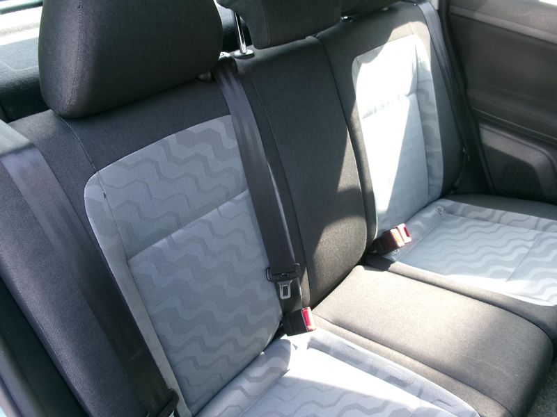 Škoda Fabia (2009) 1,4 16V KLIMA TEMP ALU - fotka 13 z 21