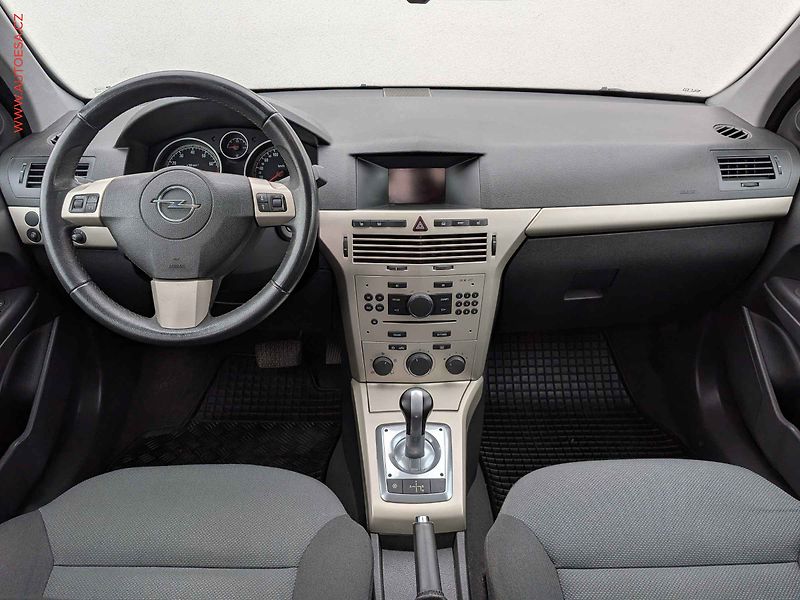 Opel Astra (2007) 1.6 16V, AT, TZ, výhř.sed. - fotka 8 z 17