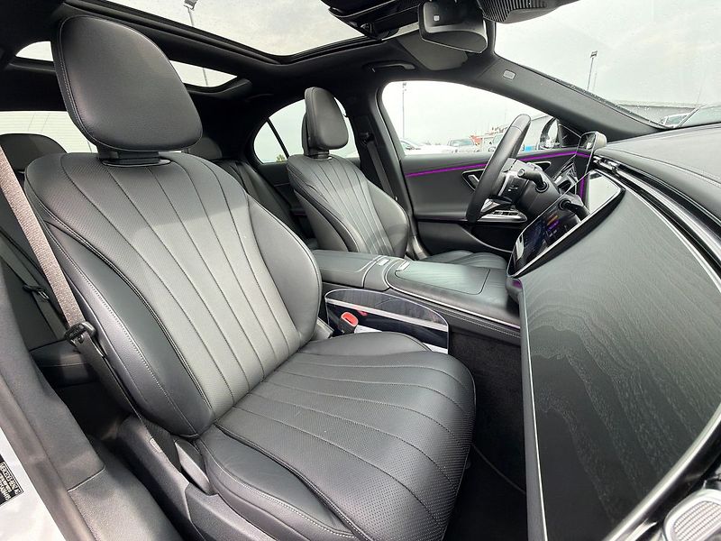 Mercedes-Benz Třídy E E 220 d 4MATIC AMG - fotka 28 z 39