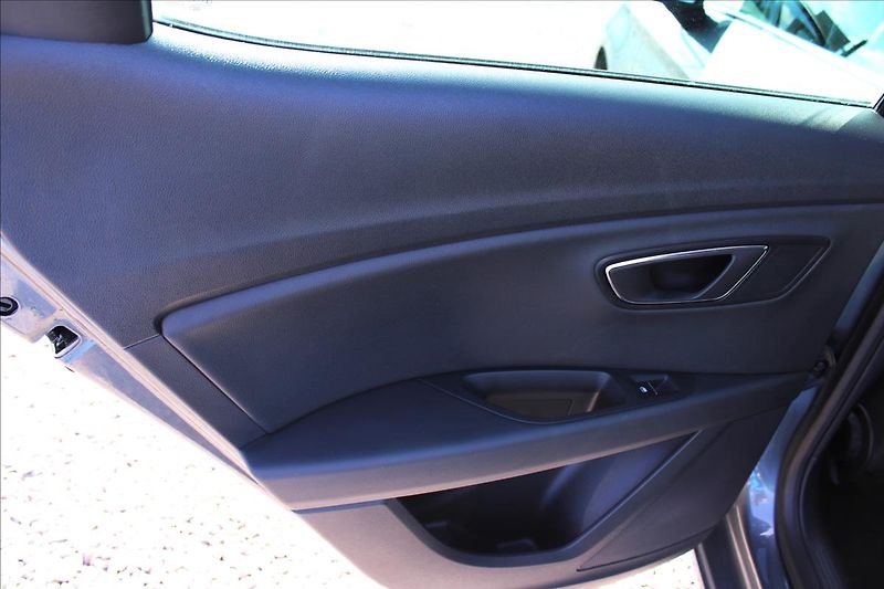 Seat Leon 1,8 TSi Xcellence FullLED, ACC - fotka 35 z 48