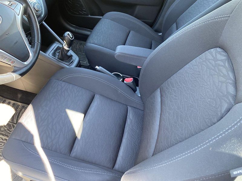 Hyundai ix20 (2013) 1,4 - fotka 6 z 26