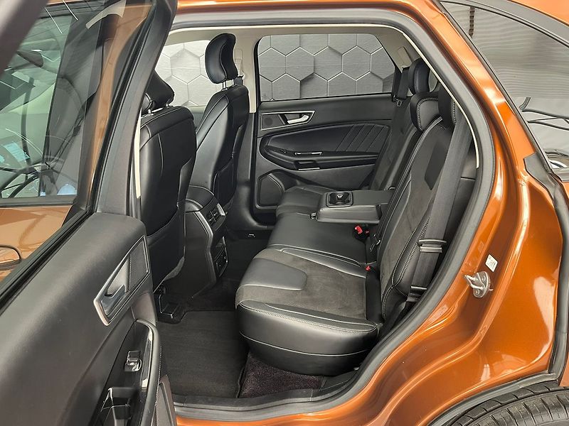 Ford Edge 2.0 TDCi AWD Sport ČR 1.majit. - fotka 24 z 74