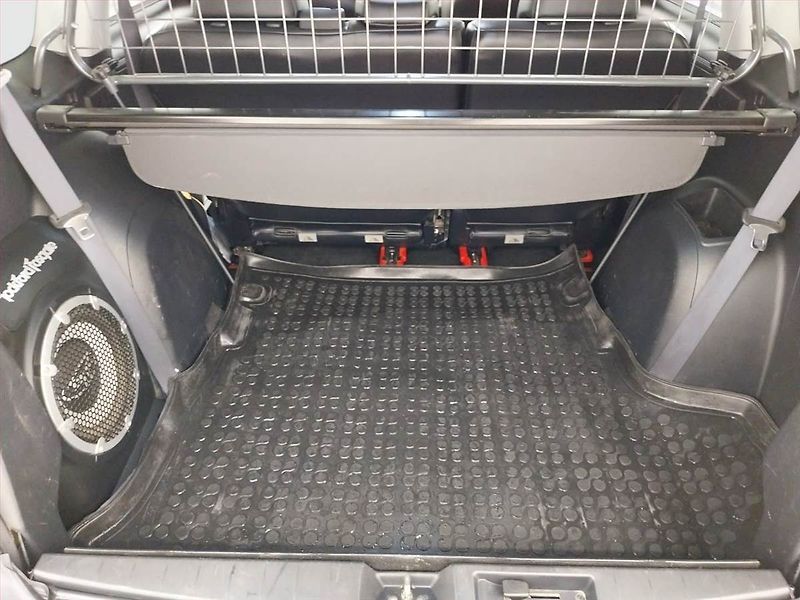 Mitsubishi Outlander (2011) 2.2 DI-D, 4X4, 7 míst - fotka 14 z 21