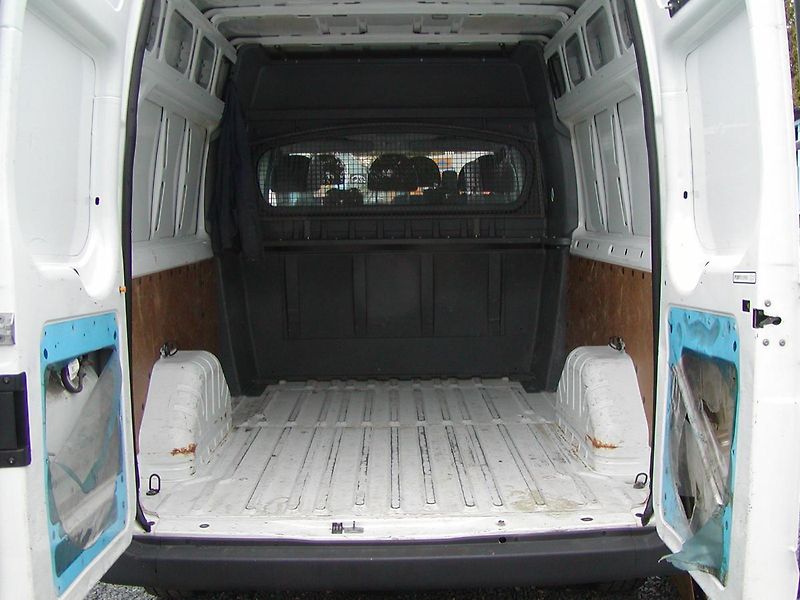 Ford Transit (2011) 2.2TDCi, 6MÍST, 350L,196TIS.KM - fotka 35 z 50