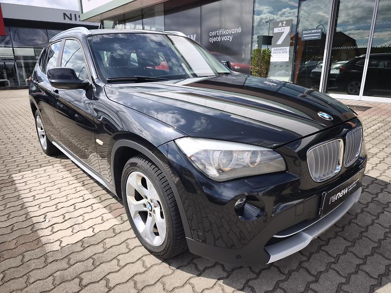 BMW X1 2011 ČR 2.0d 150kW 2.MAJITEL - fotka 2 z 34