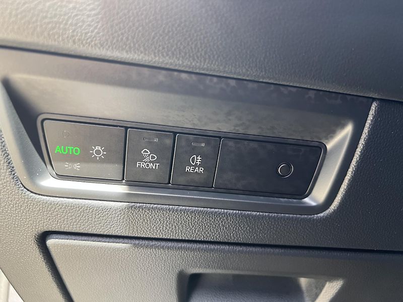 Volkswagen Touareg (2019) 3.0TDi*210kW*4x4*Servis*Tažné - fotka 13 z 41
