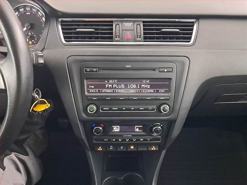 Škoda Rapid (2013) 1.2 TSI, Tempomat - fotka 12 z 16