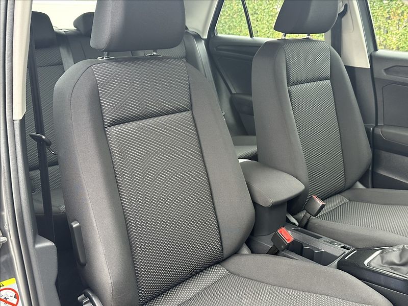 Volkswagen T-Roc 1,5 TSI 150PS  Trendline DSG - fotka 17 z 49