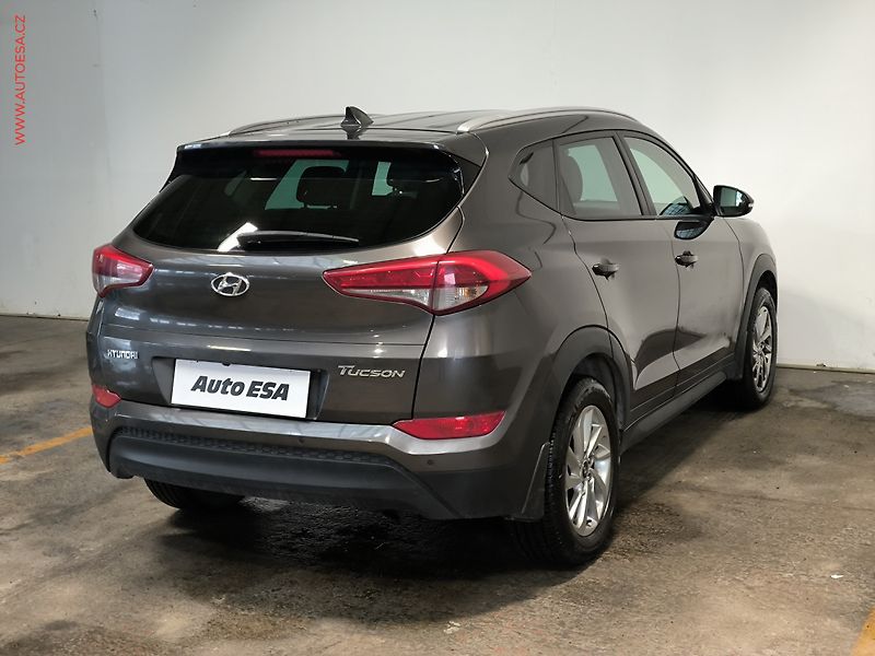 Hyundai Tucson (2016) 1.7 CRDi, ČR, Navi, kamera - fotka 6 z 17