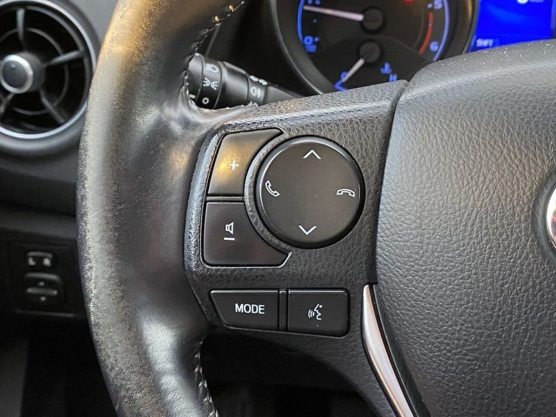 Toyota Auris 1.4D, ČR, Active, manual - fotka 17 z 29