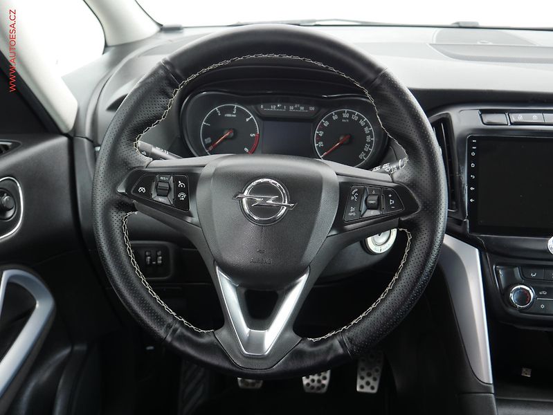 Opel Zafira (2016) 1.6 CDTi, AC, park.kamera - fotka 14 z 15