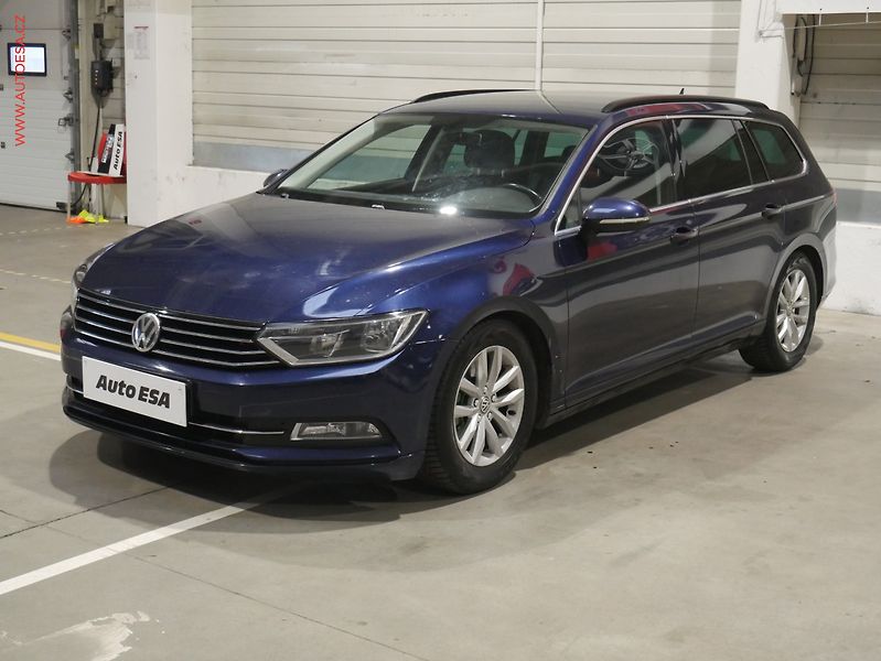 Volkswagen Passat (2015) 2.0TDi, Comfortline - fotka 3 z 17