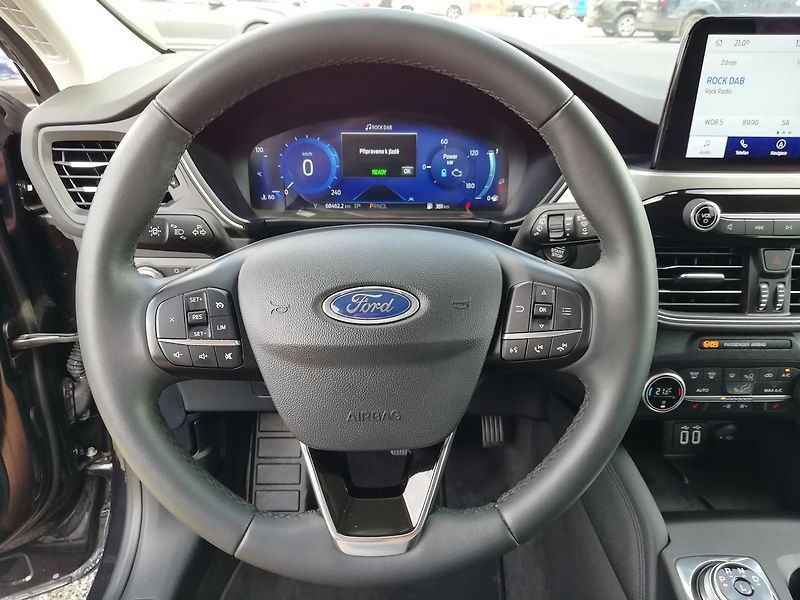 Ford Kuga Titanium 2,5 HEV 4WD  140kW - fotka 8 z 18