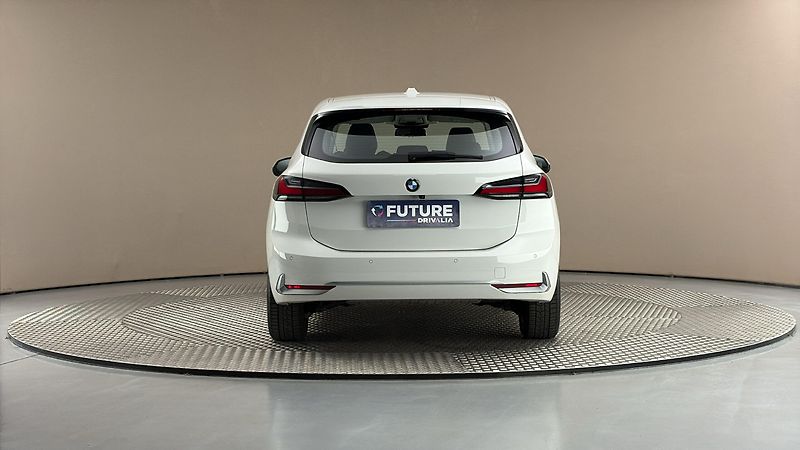BMW Řada 2 1.5 218i - fotka 5 z 30