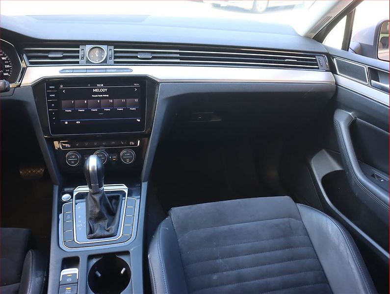 Volkswagen Passat (2018) 2.0 TDI, Automat, Kůže, Navi - fotka 8 z 20
