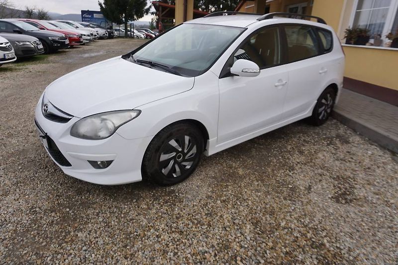 Hyundai i30 (2011) 1,4 NOVÉ VČR - fotka 21 z 37