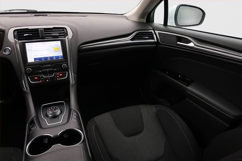 Ford Mondeo (2019) 2.0 EcoBlue, Automat, Navi - fotka 8 z 21
