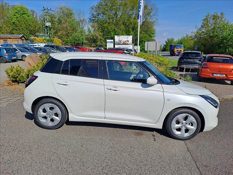 Suzuki Swift (2026) 1,2 PREMIUM HYBRID - fotka 4 z 19