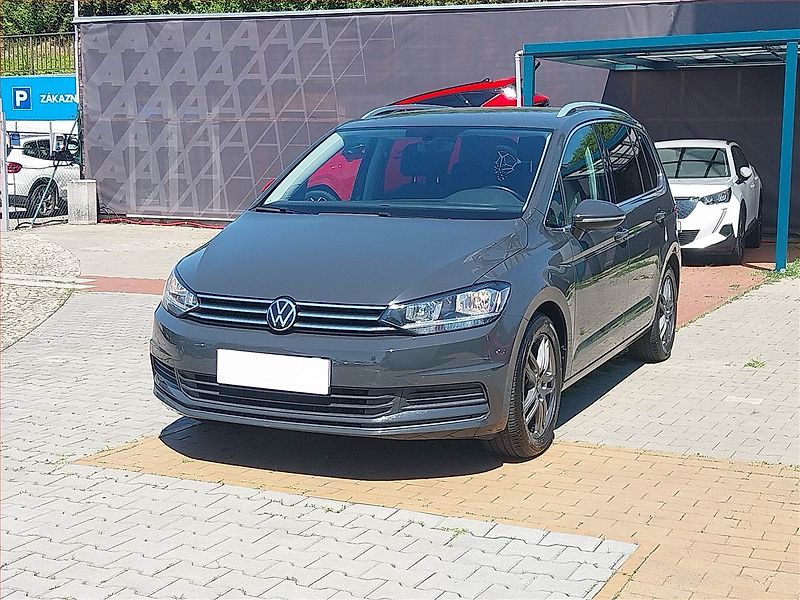 Volkswagen Touran (2020) 1.5 TSI - fotka 2 z 24