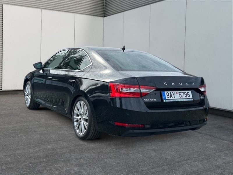 Škoda Superb 2,0 TDI Style 4x4 DSG - fotka 4 z 11