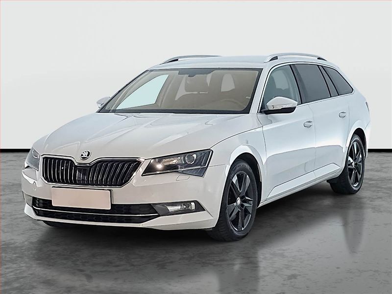 Škoda Superb (2015) 1.6 TDI, Kůže, Bi-Xenony - fotka 2 z 23