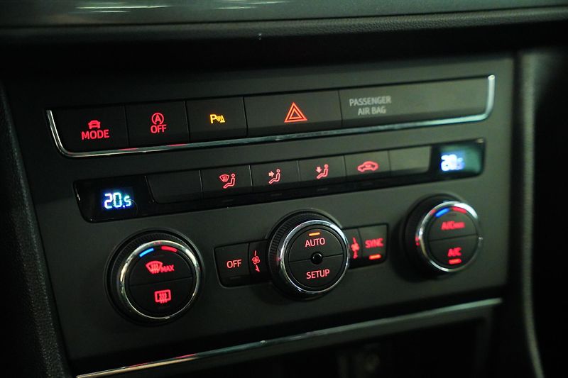 Seat Leon - fotka 23 z 27