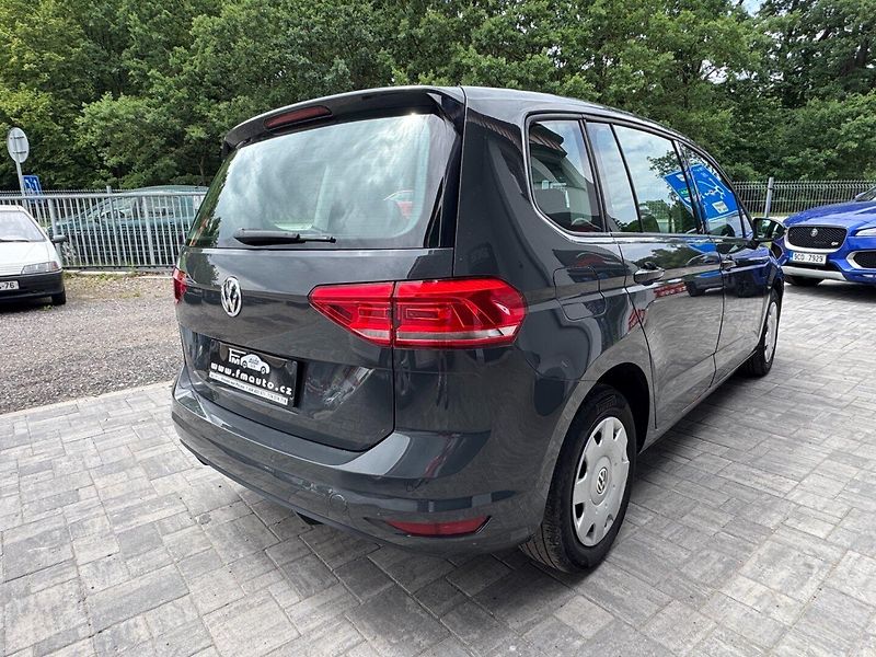 Volkswagen Touran (2018) 1.6 TDi - fotka 5 z 31