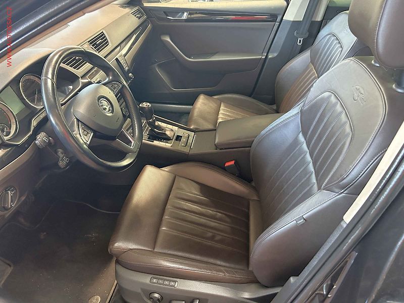 Škoda Superb (2015) 2.0TDi, 1.maj, L&K, DSG - fotka 9 z 17