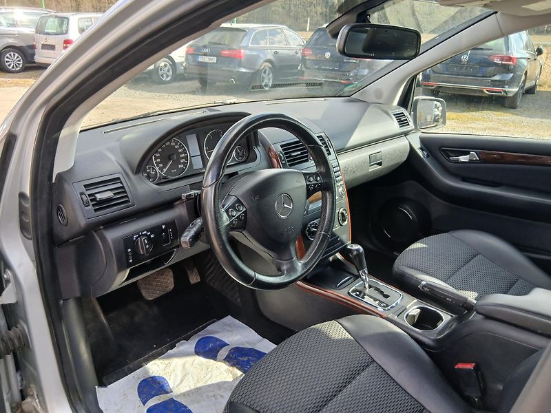 Mercedes-Benz Třídy A 180 CDI, automat, facelift - fotka 17 z 31