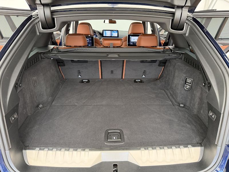 BMW Řada 5 530e*4x4*DPH*Top Výbava* - fotka 14 z 42