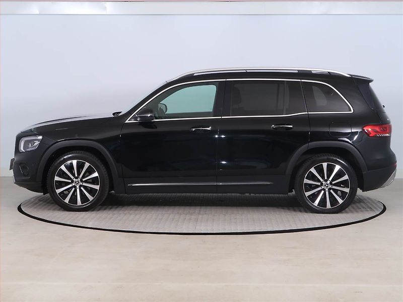 Mercedes-Benz GLB (2021) 250 4MATIC - fotka 3 z 28