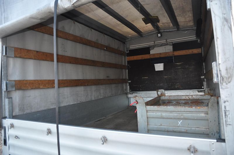 Volkswagen Crafter 2.0TDi 120kW valník + plachta - fotka 11 z 14