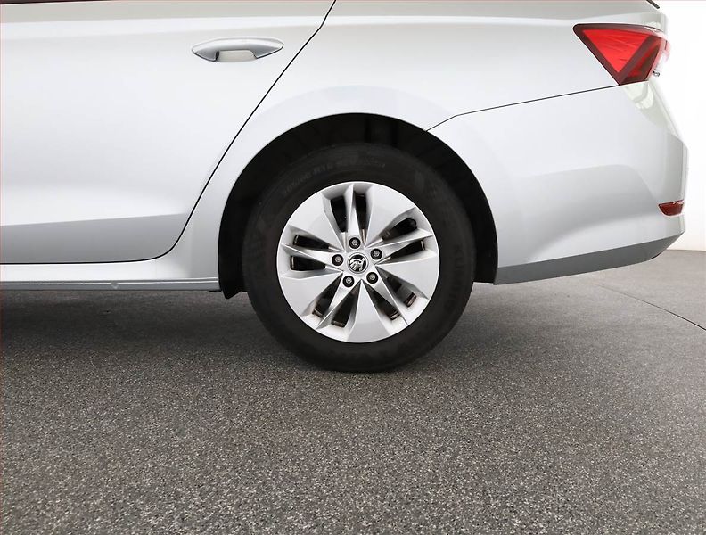 Škoda Octavia (2023) Ambition 2.0 TDI, ČR,1.maj - fotka 16 z 16