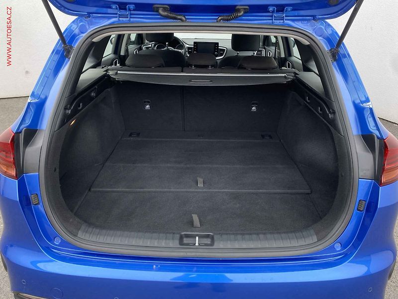 Kia Ceed (2023) 1.5 T-GDi, ČR, Spin, AT - fotka 7 z 18