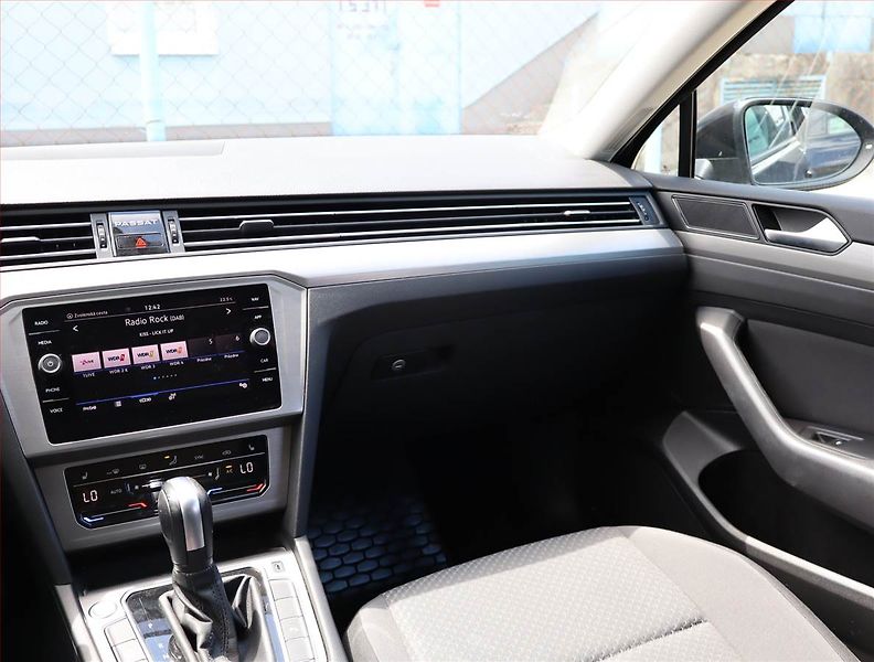 Volkswagen Passat (2021) Elegance 2.0 TDI, Automat - fotka 8 z 19
