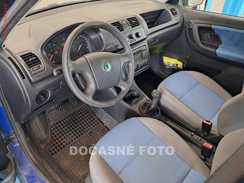 Škoda Fabia (2008) 1.4MPi, 1.maj,ČR, TZ, zámek - fotka 3 z 3
