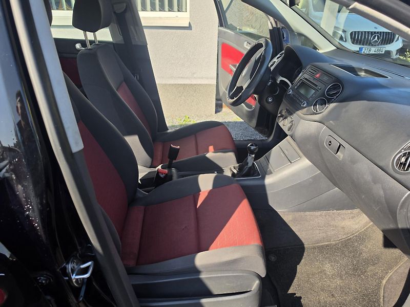 Volkswagen Golf Plus 1.4 i Vyhřev sedadel  - fotka 12 z 18