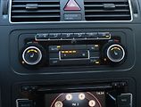 Volkswagen Touran (2011) 2.0 TDI, Automat, Navi, Xenony - náhled 18