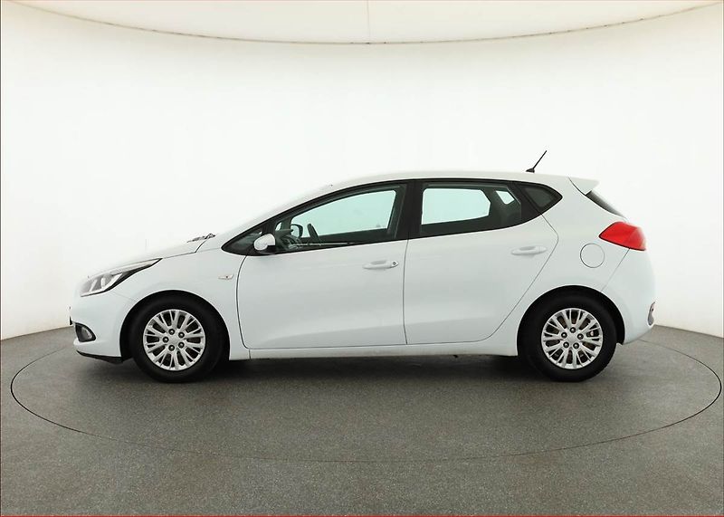 Kia Ceed (2013) 1.4 CVVT, Tempomat - fotka 3 z 17
