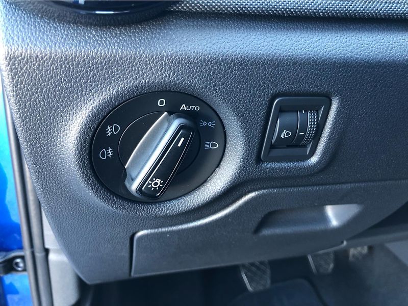Škoda Fabia 1.0 TSi Top Selection - fotka 16 z 27
